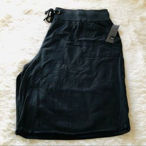 MOSSIMO BLACK SHORTS 28W/30W